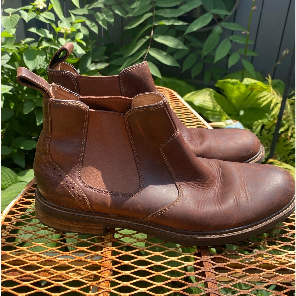 Clarks mid boot